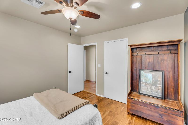 46-web-or-mls-7th Ave-36