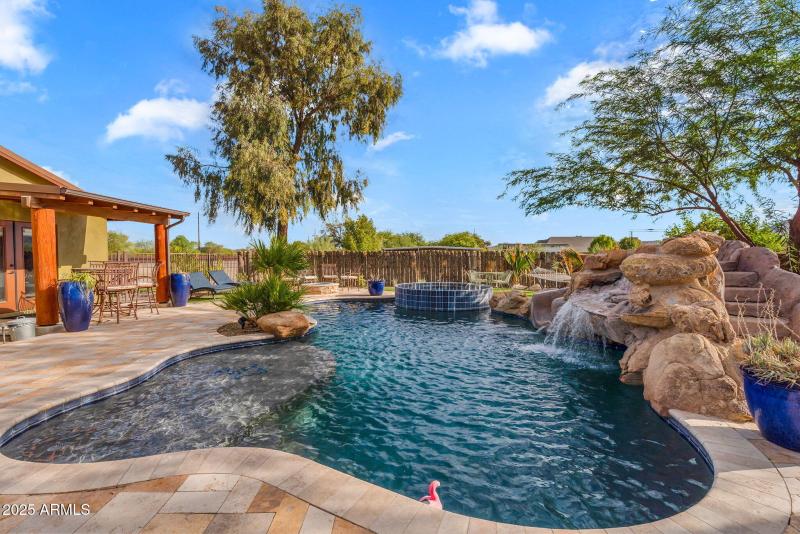 65-web-or-mls-7th Ave-66