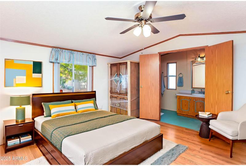 DSC04993-Edit - Bedroom - Mid-Century Mo