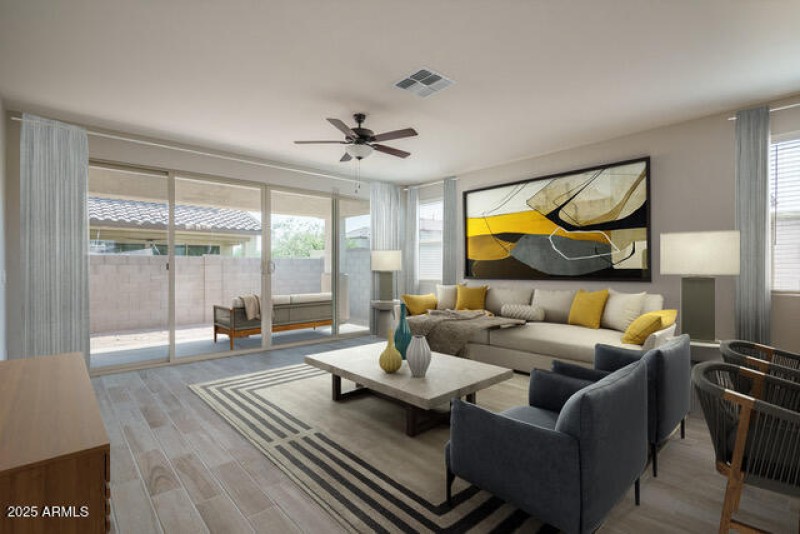 6) GREAT ROOM_1938210