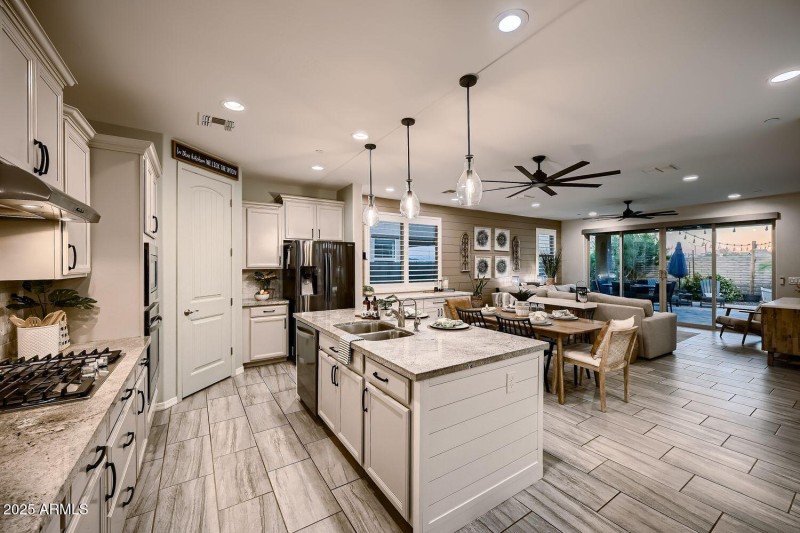 Kitchen (2)