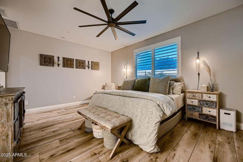 Primary Bedroom (2)