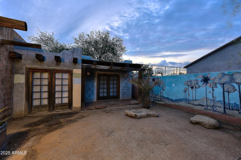 Night-Guest House-Courtyard
