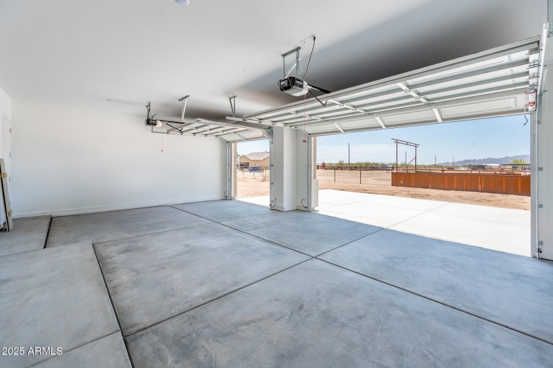 21916 W Duane Ln - MLS-7