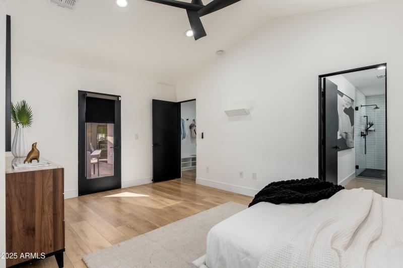 4421 E Earll Dr - 26