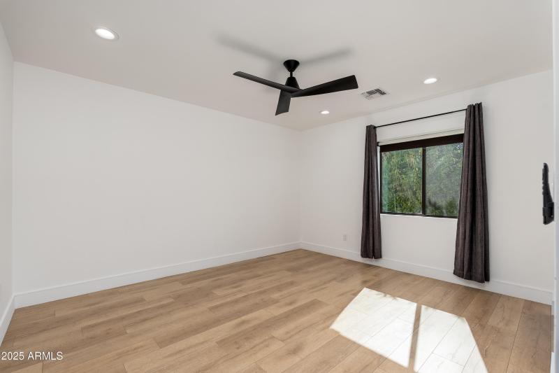 4421 E Earll Dr - 39