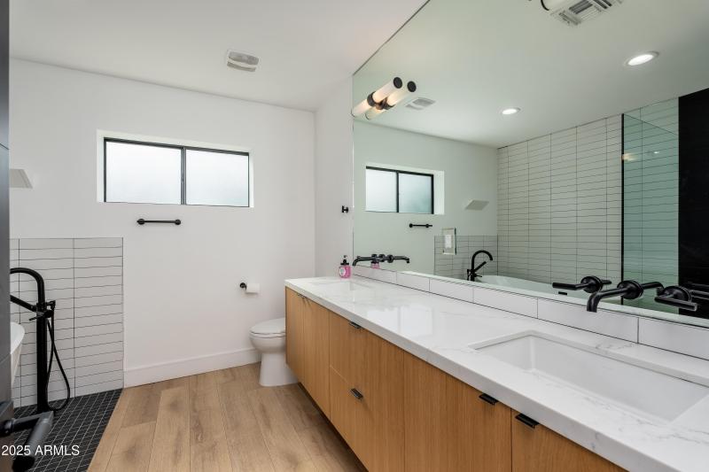 4421 E Earll Dr - 40