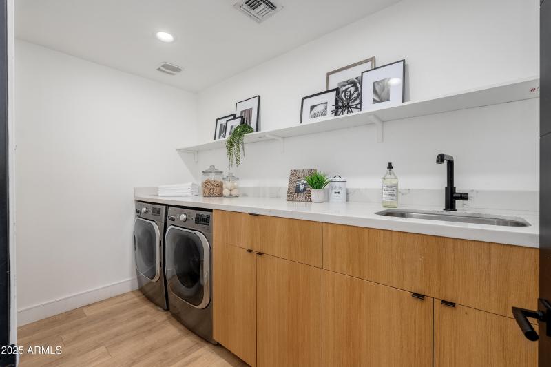 4421 E Earll Dr - 44