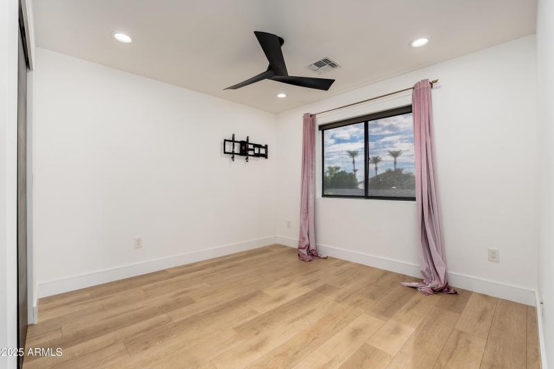 4421 E Earll Dr - 46