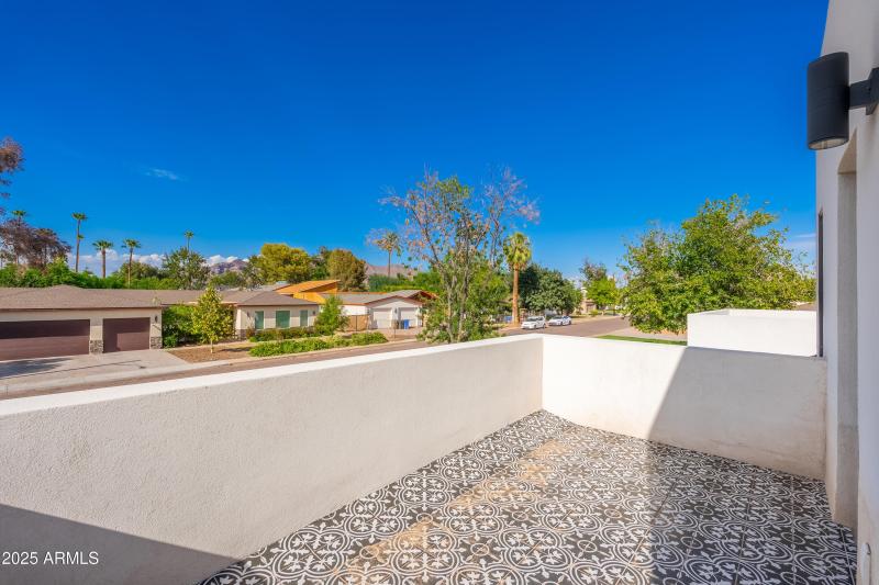 4421 E Earll Dr - 50