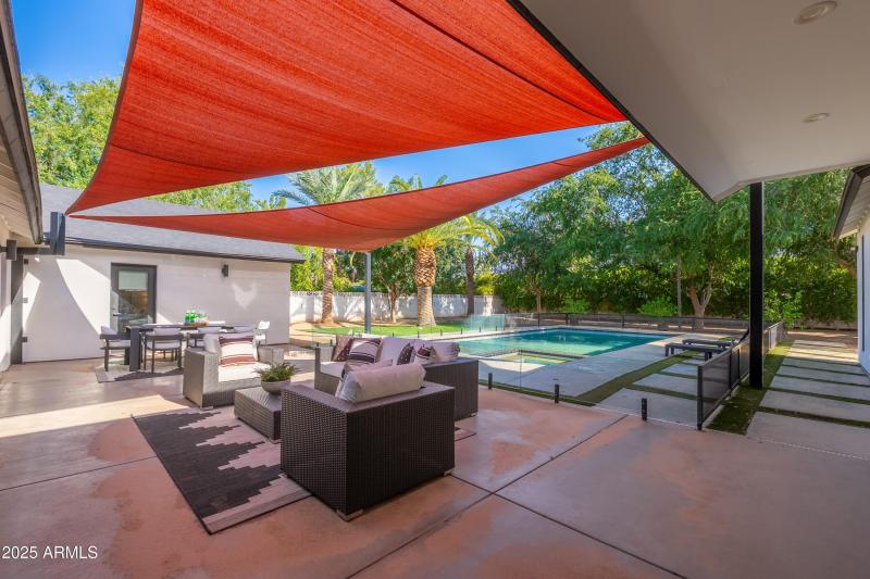 4421 E Earll Dr - 52