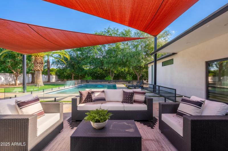 4421 E Earll Dr - 53