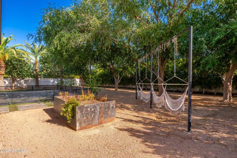 4421 E Earll Dr - 60