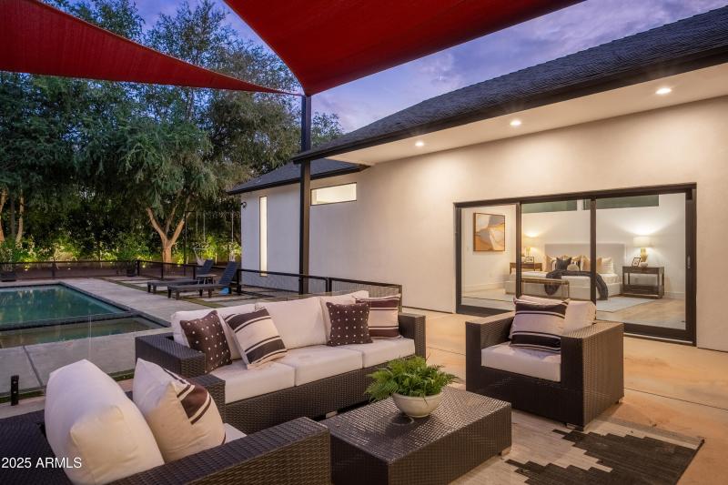 4421 E Earll Dr - 67