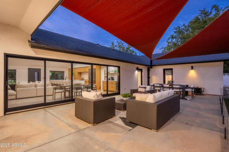 4421 E Earll Dr - 72