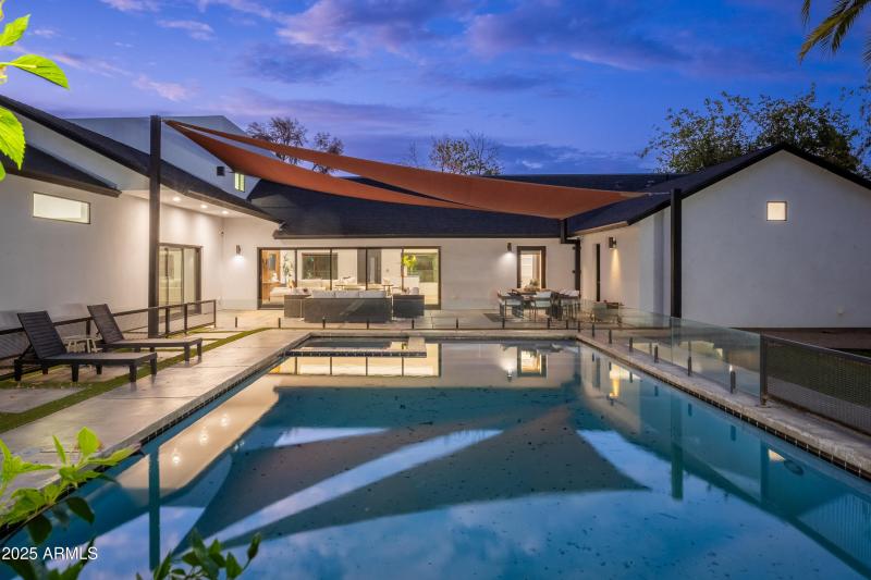 4421 E Earll Dr - 76