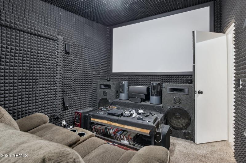 18-web-or-mls-9640-e-escondido-ave