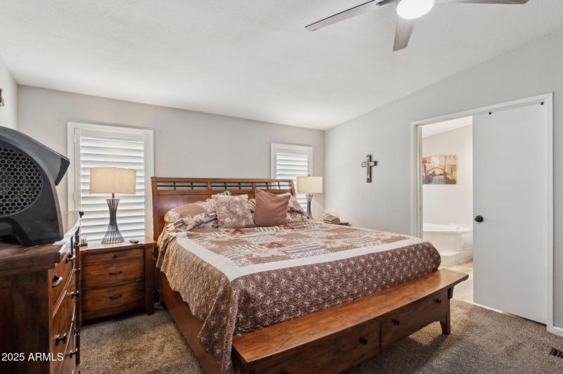 19-web-or-mls-9640-e-escondido-ave