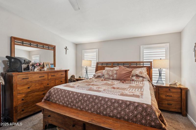 20-web-or-mls-9640-e-escondido-ave