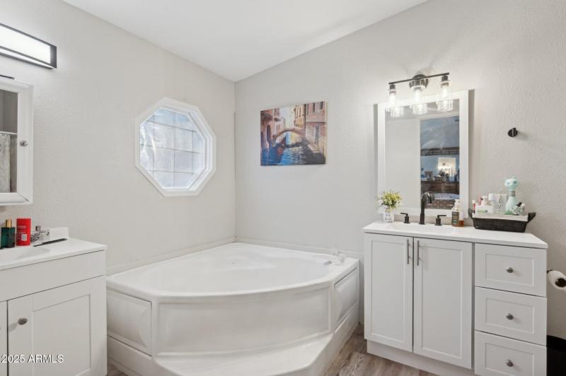 23-web-or-mls-9640-e-escondido-ave