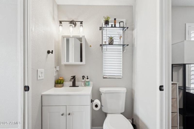 33-web-or-mls-9640-e-escondido-ave