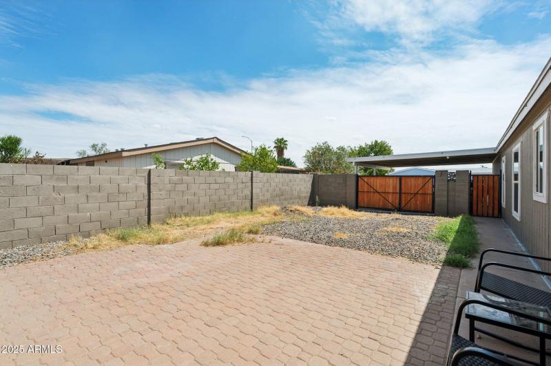 37-web-or-mls-9640-e-escondido-ave