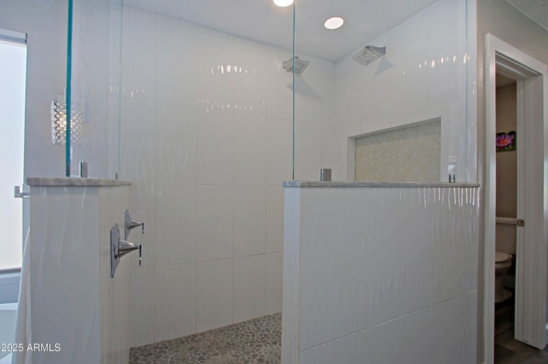 Oversized Primary Shower