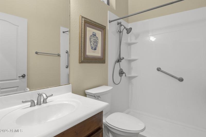 Updated Guest Bath in Casita