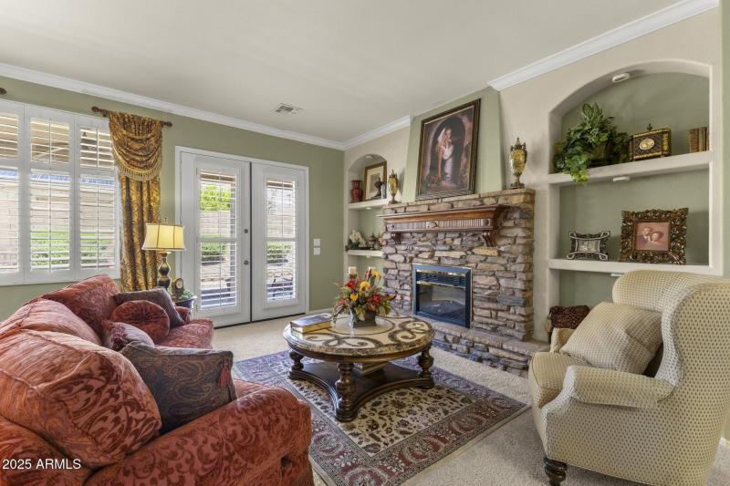 Cozy Gathering Space with Charm