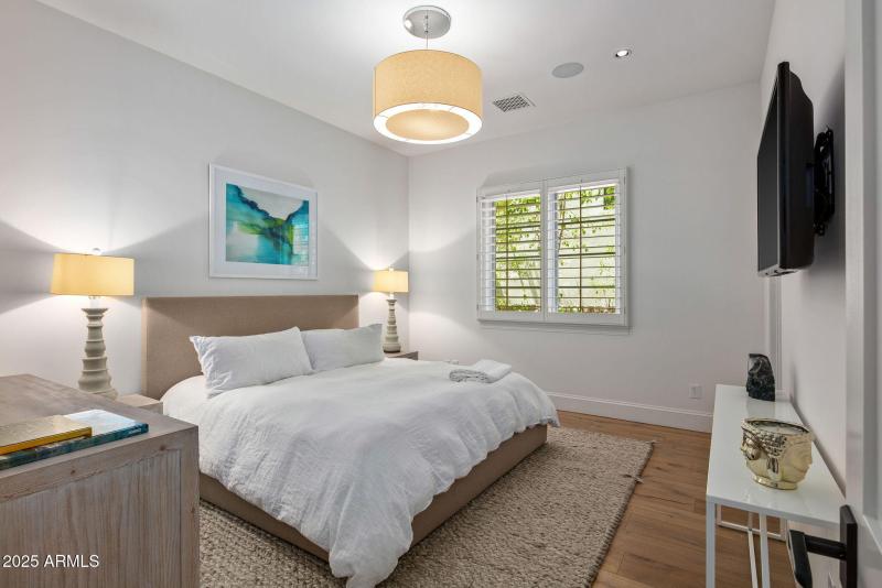 27-web-or-mls-Bedroom Ensuite