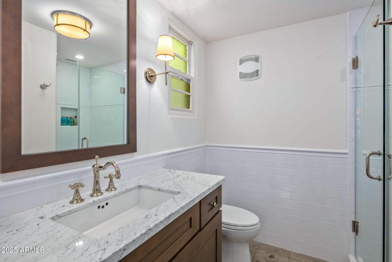 28-web-or-mls-Ensuite Bath