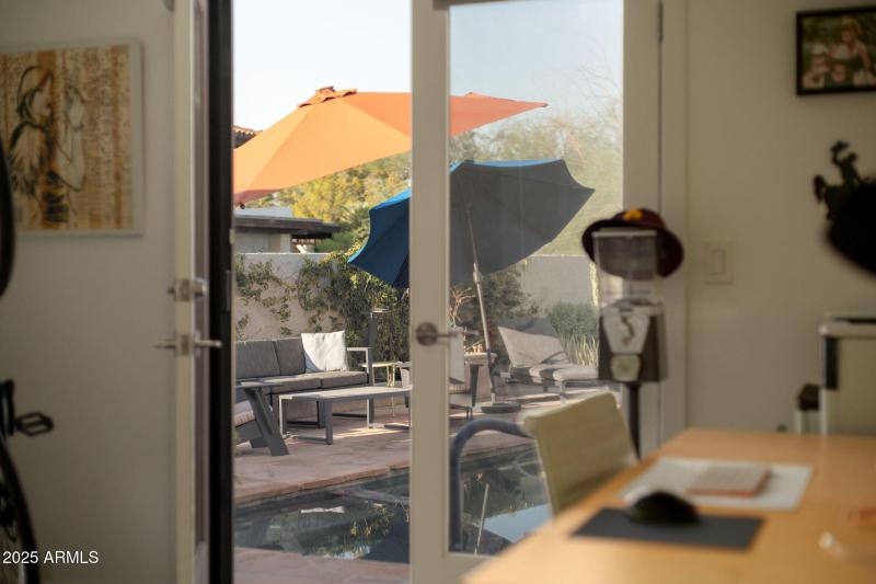 Guest BR2 Private Entry