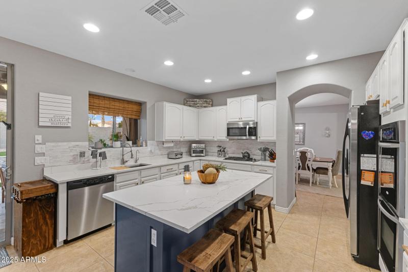 14-web-or-mls-10 - Kitchen Dining