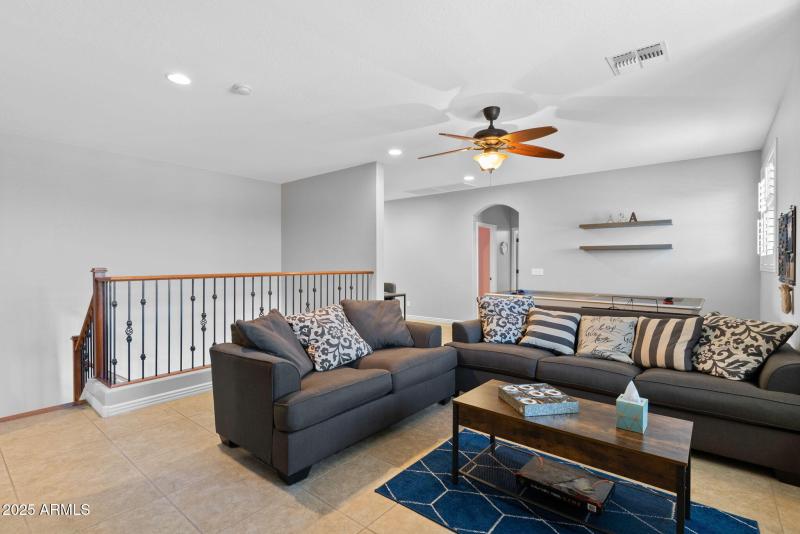 24-web-or-mls-20 - Spacious Loft