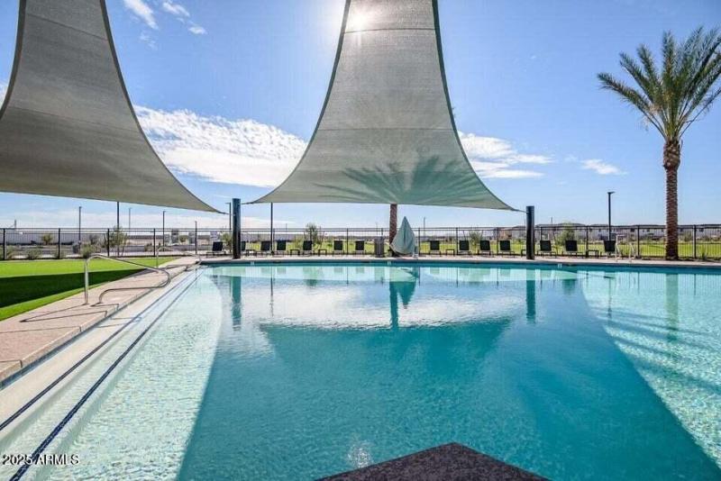 20250703230100094499000000-o