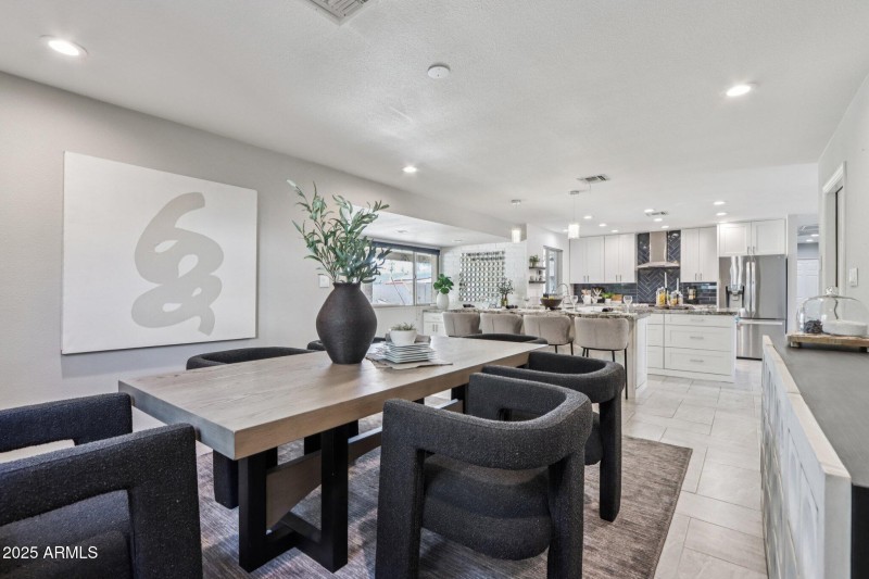 11-web-or-mls-E Desert Cove Ave-S3008-01