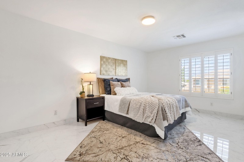 68-web-or-mls-4537-e-blue-sky-dr