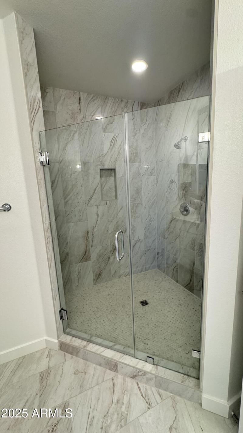 MASTER SHOWER
