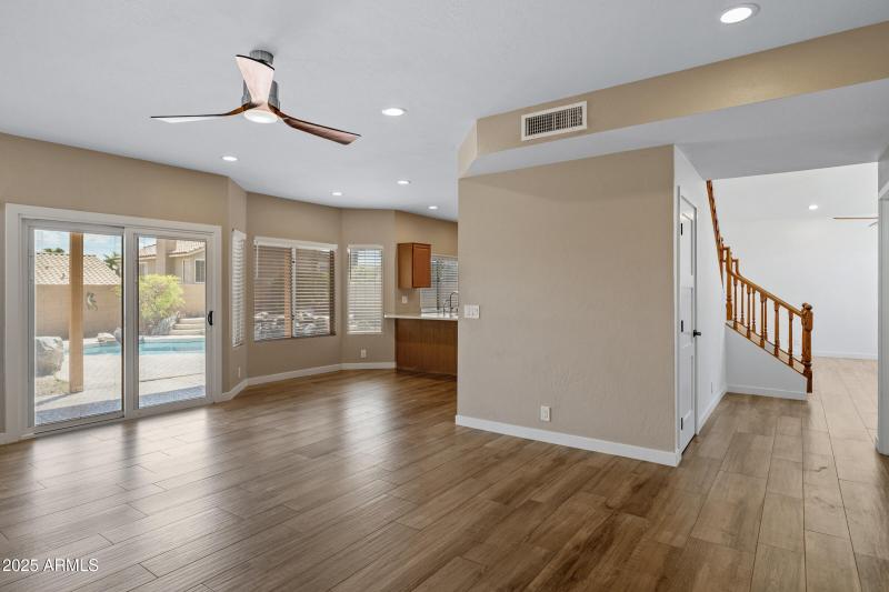 1419 W Thunderhill Dr-14