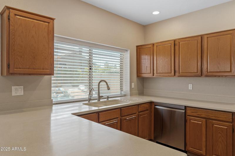 1419 W Thunderhill Dr-17