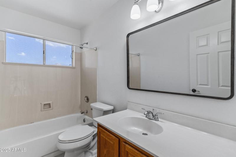 1419 W Thunderhill Dr-23