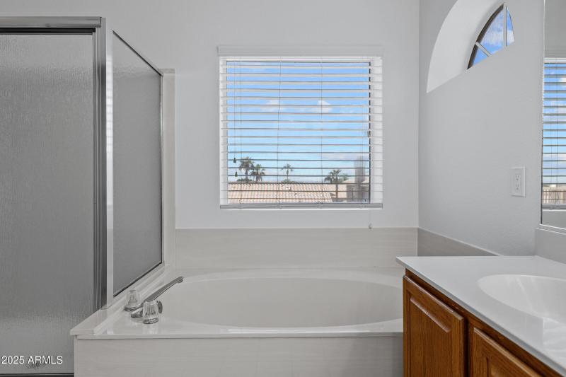 1419 W Thunderhill Dr-31