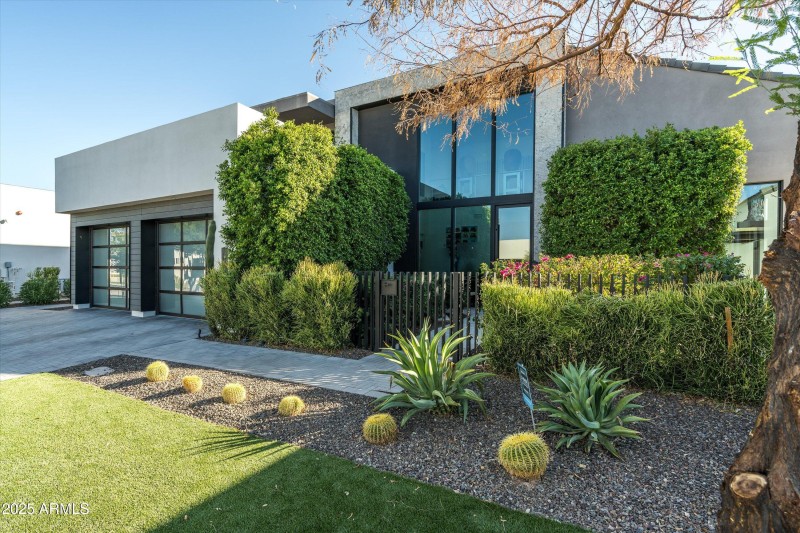 6917 E Cactus Wren Road