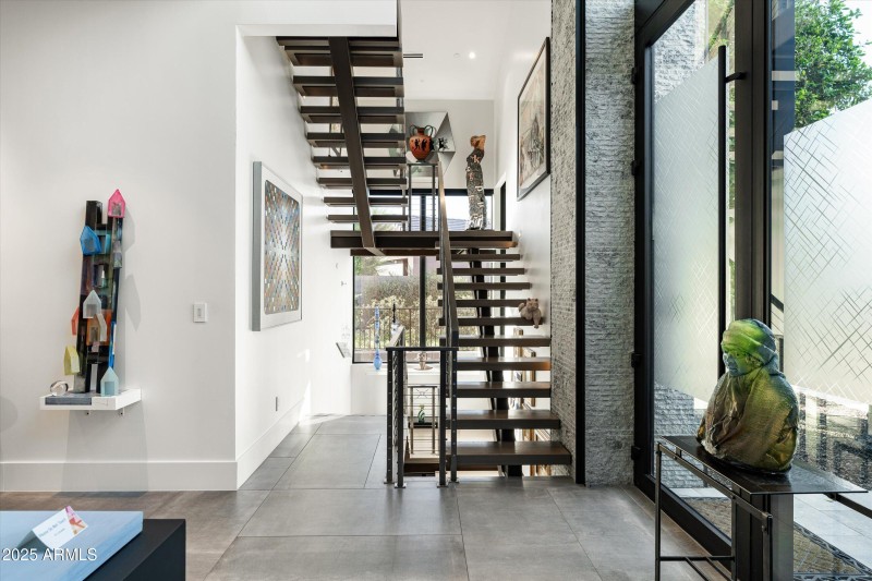 Foyer entryway - day