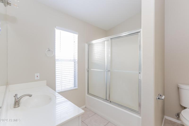 010-photo-master-bathroom-7689761