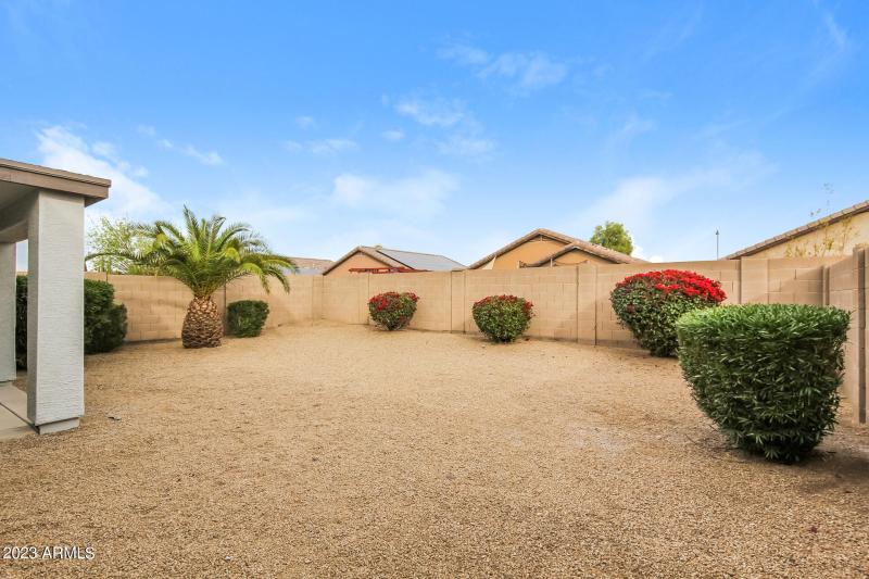 014-photo-rear-view-10154933