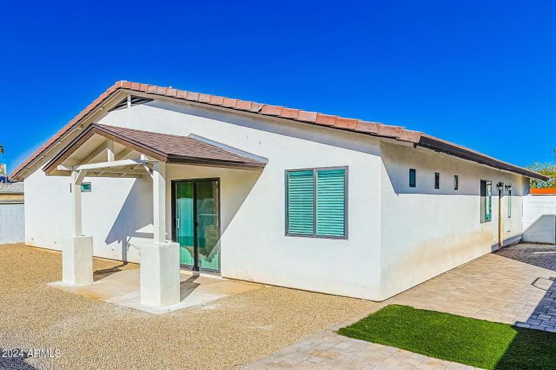 030-photo-rear-view-13526072