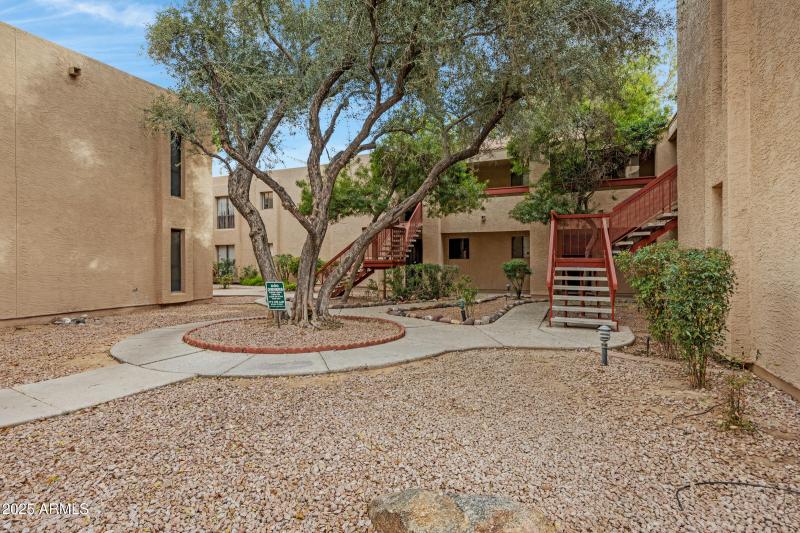3131 W Cochise Dr unit 123-1