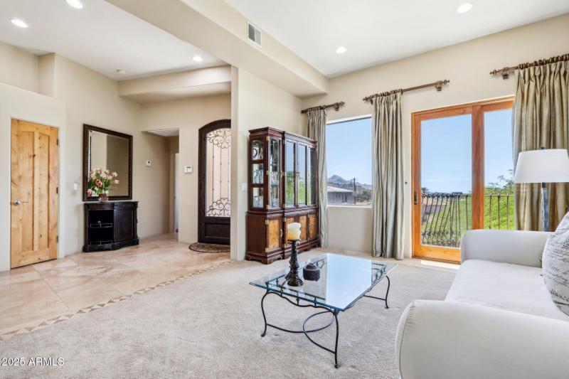 Entrance/Living Room