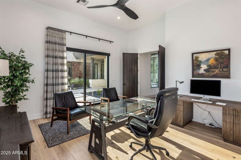 Primary Suite Office